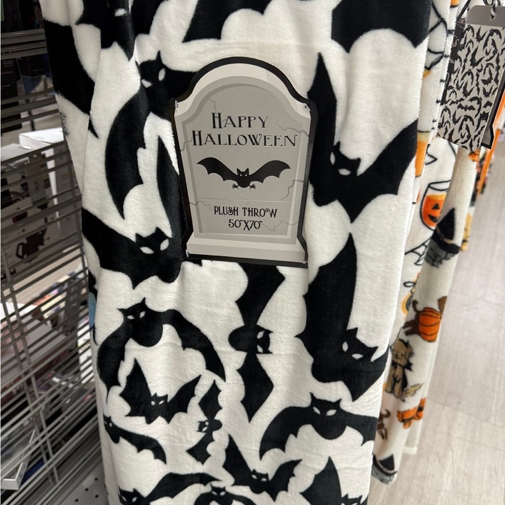 Spooky Black Bats 50” x 70” Oversized Plush Halloween Throw Blanket